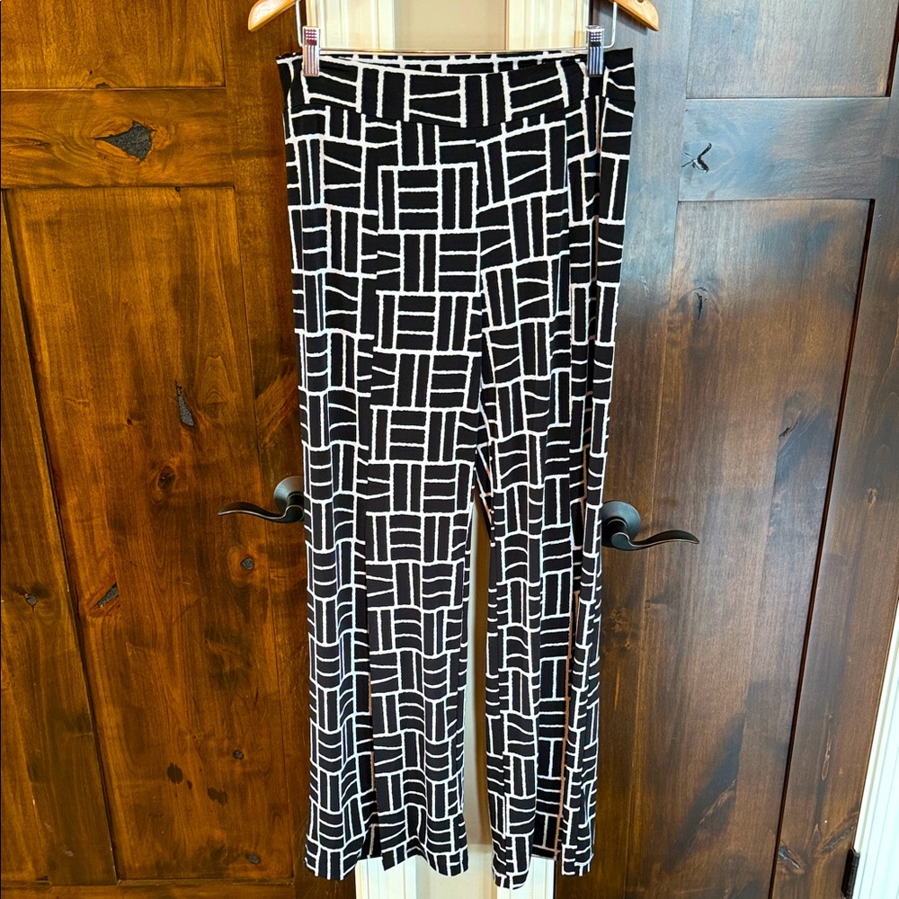 NWOT CLARA SUN WOO Black and White Patterned Wide Leg Palazzo pants SPF50